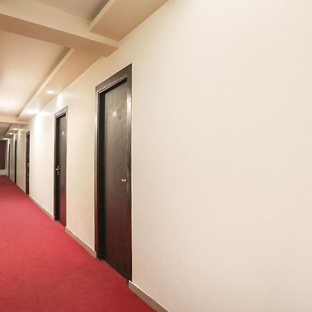Fabhotel The Diamond Газиабад Экстерьер фото