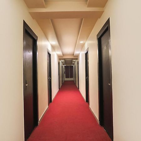 Fabhotel The Diamond Газиабад Экстерьер фото