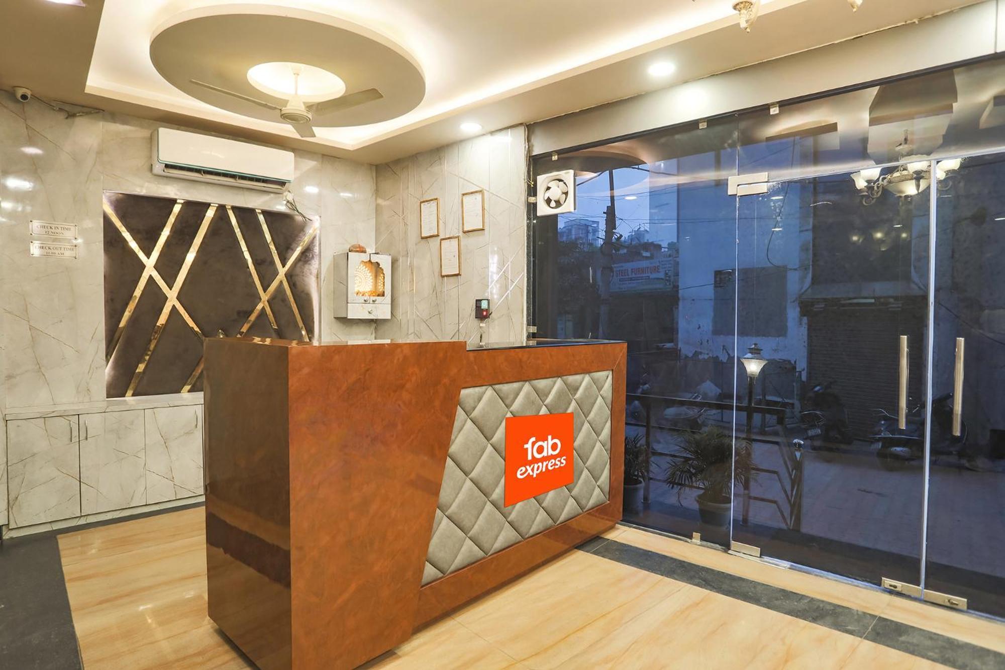 Fabhotel The Diamond Газиабад Экстерьер фото