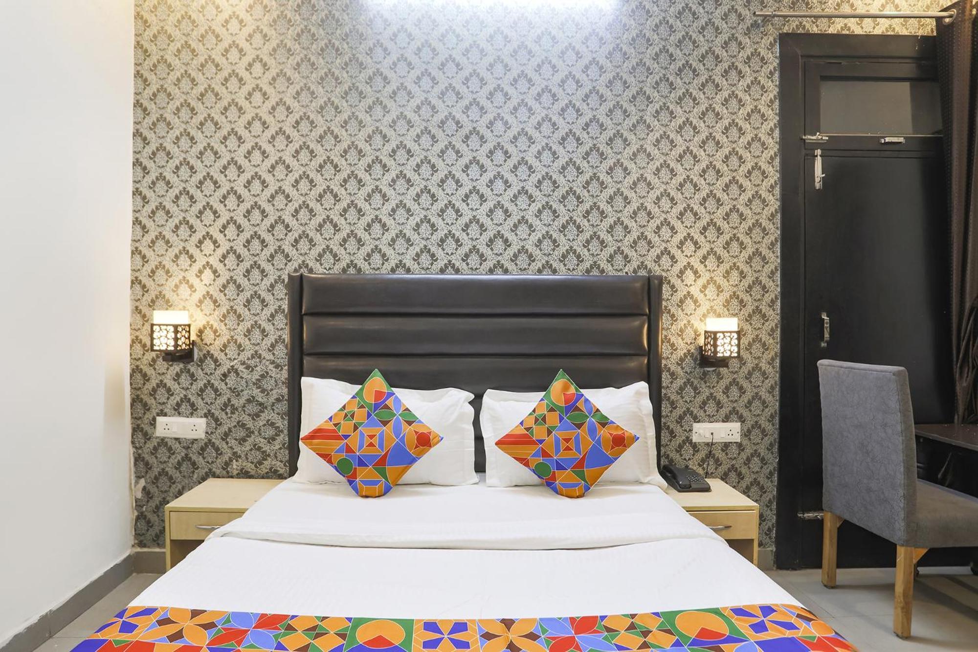 Fabhotel The Diamond Газиабад Экстерьер фото