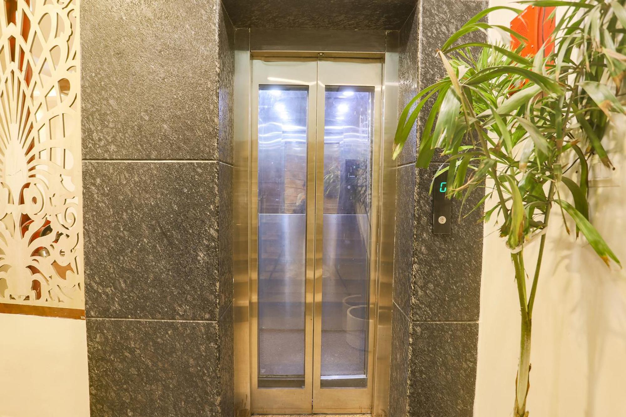 Fabhotel The Diamond Газиабад Экстерьер фото