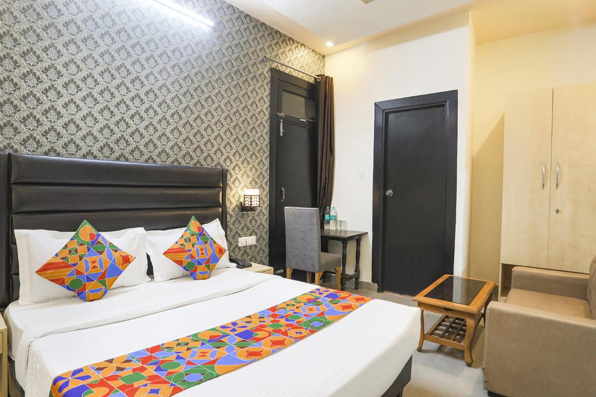 Fabhotel The Diamond Газиабад Экстерьер фото